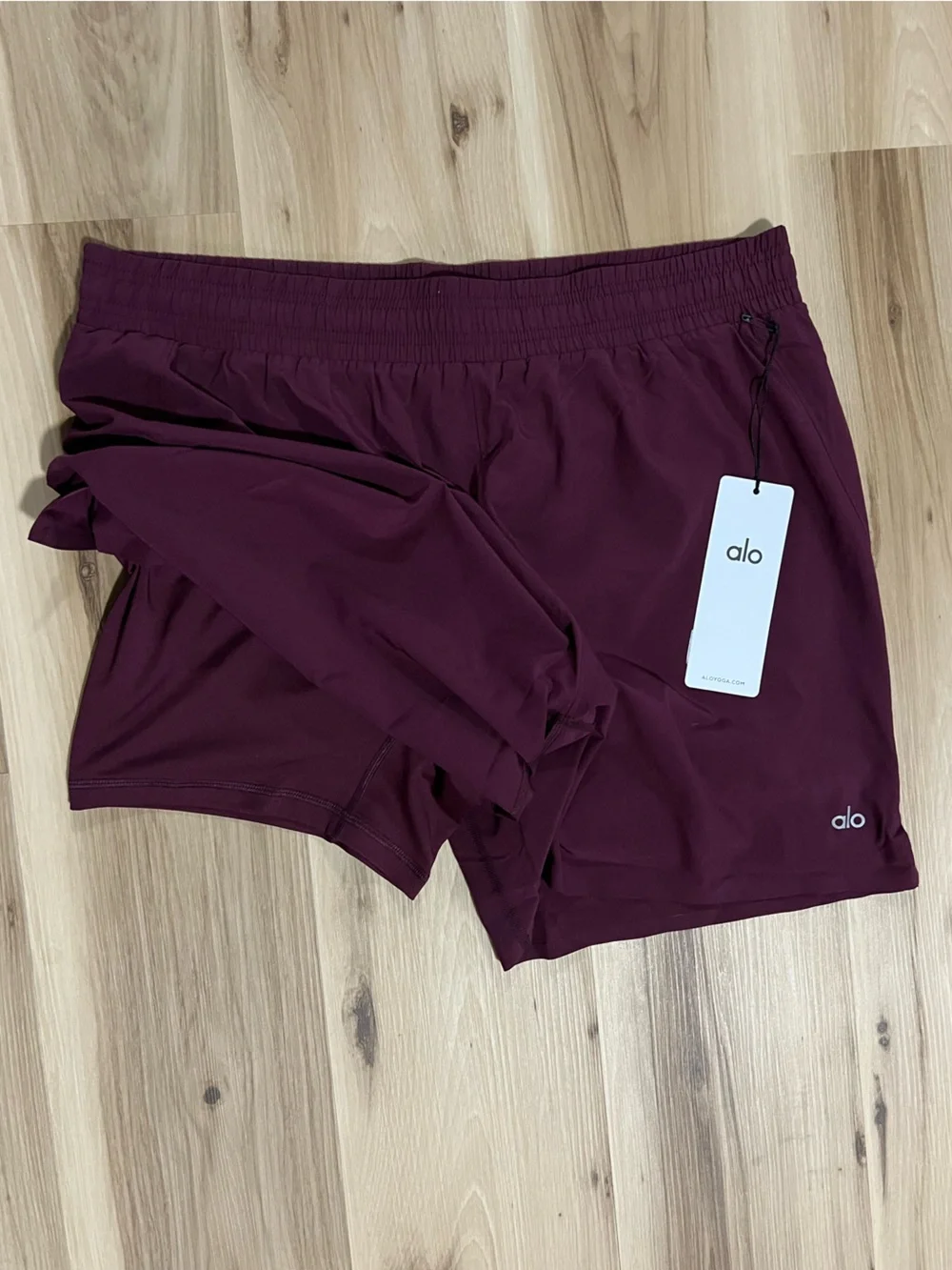 ALO Yoga Men's Athletic Shorts in Burgundy